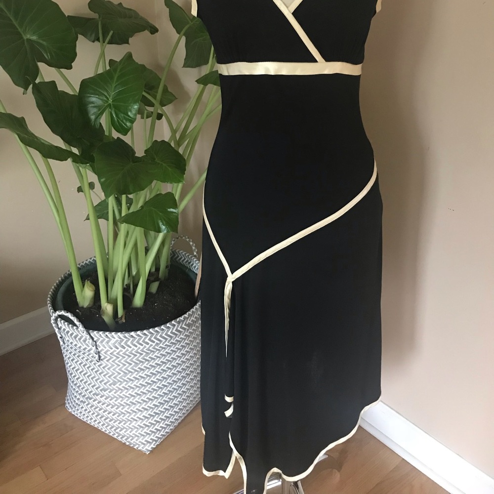 Dress - Picture 3 of 3